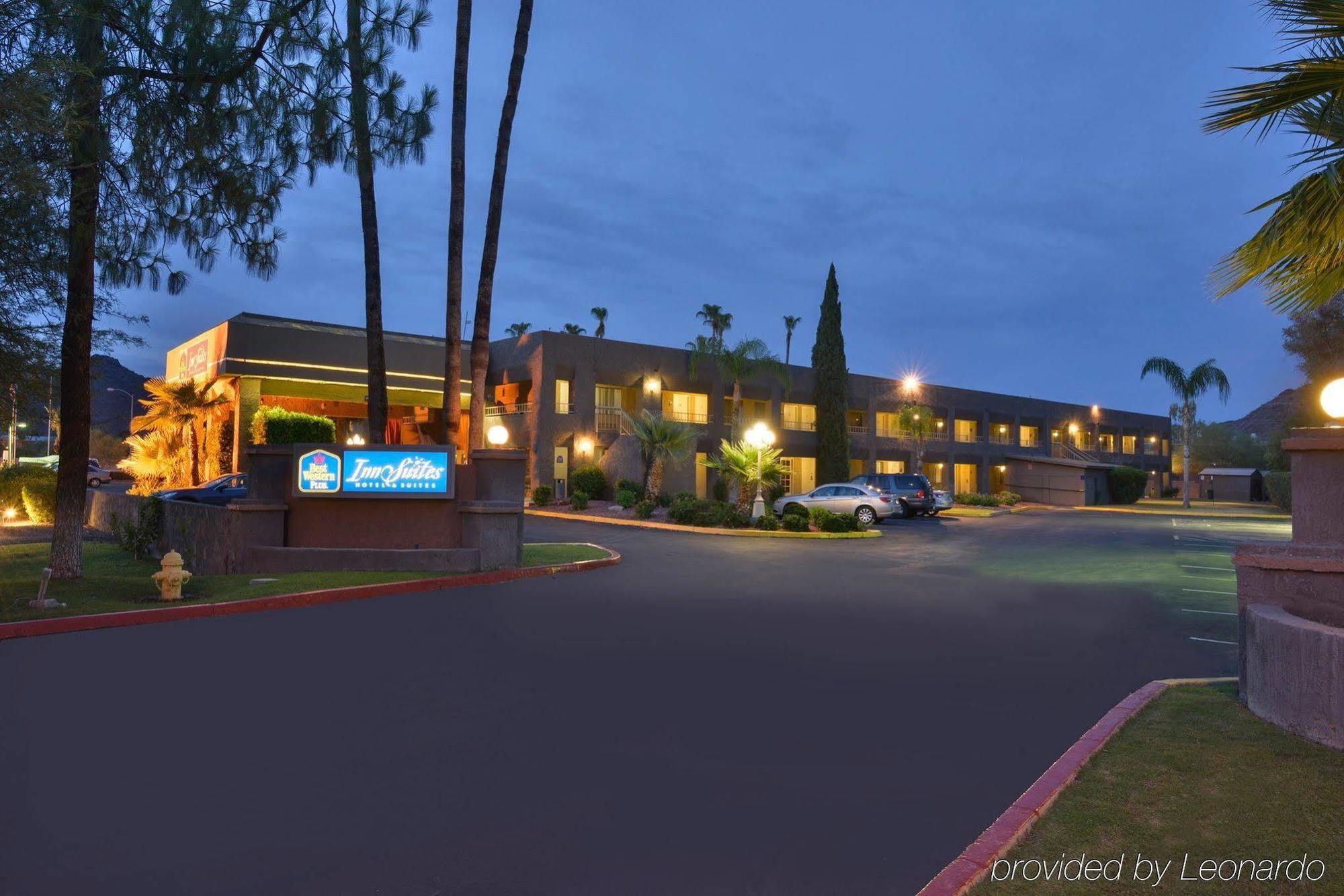 Best Western Innsuites Phoenix Hotel & Suites Exterior foto